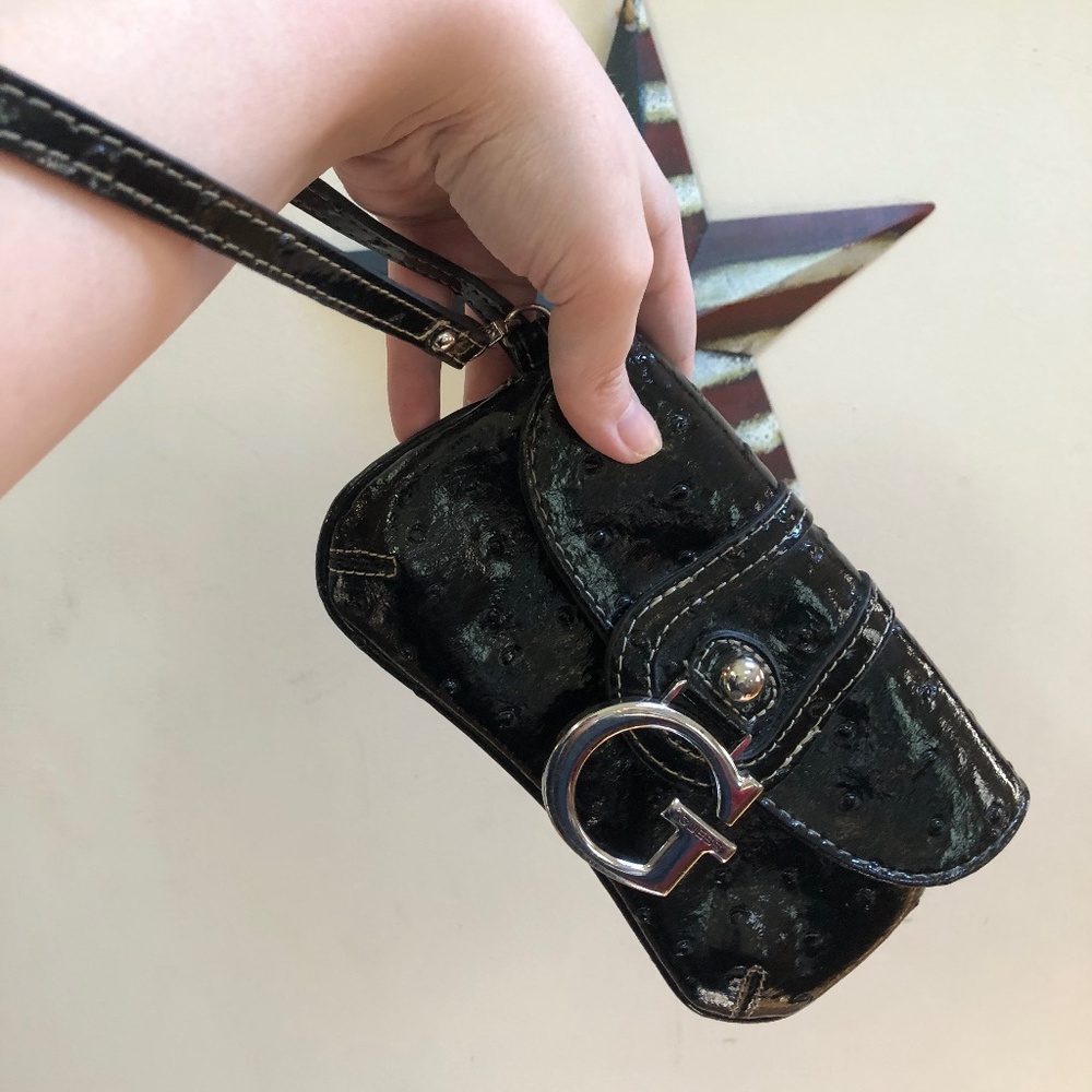Guess Pebbled Leather Wristlet “Sharon SLG”